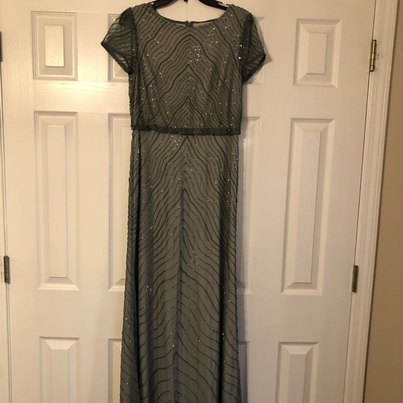 MODEST FORMAL DRESS - Picture 1 of 4